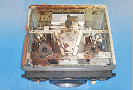 多量の煮こぼれ・吹きこぼれが機器の内部に侵入した場合